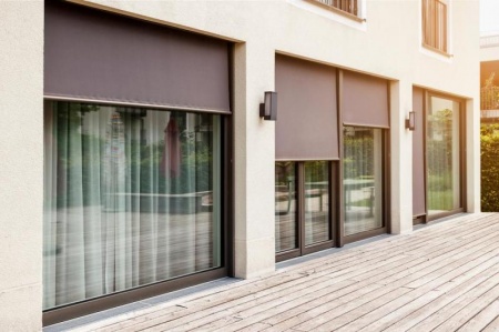 Pose de stores &agrave; B&eacute;theny : avantages et conseils d'installation